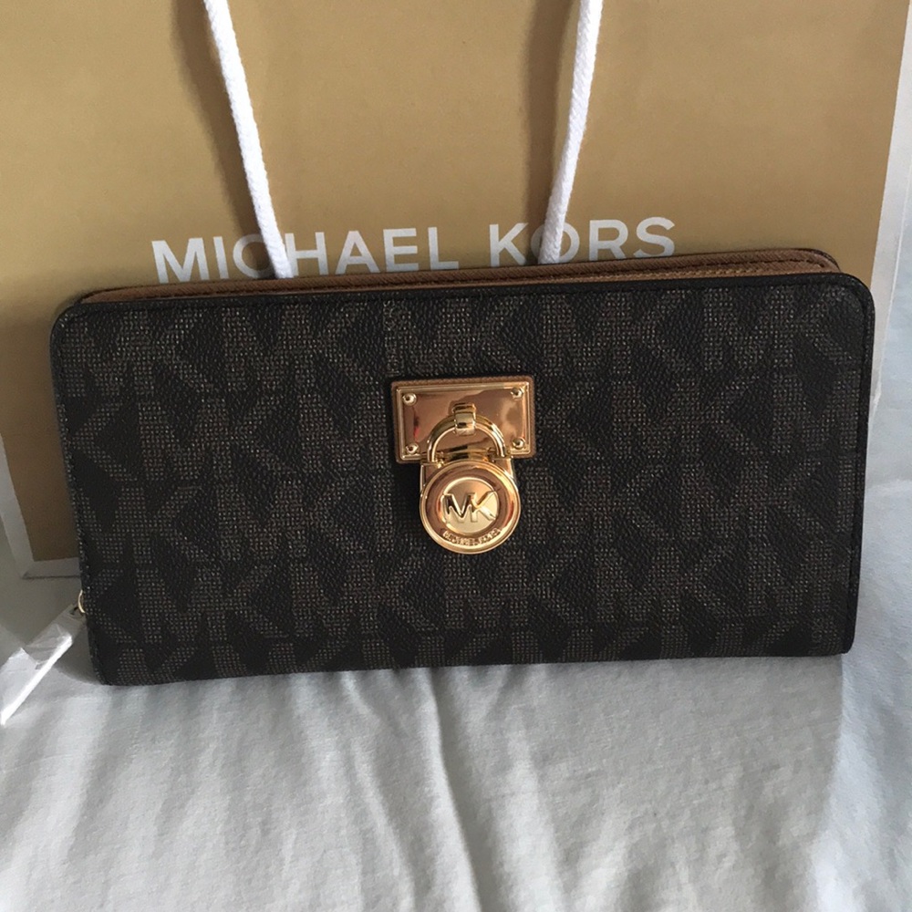 MK wallet NWT